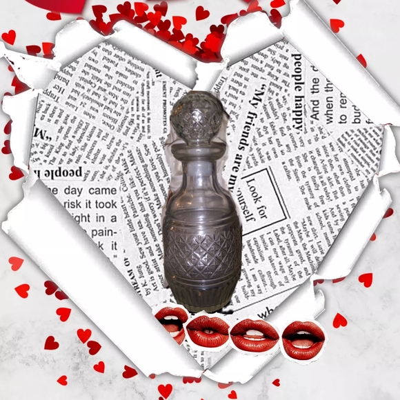 Vintage Clear Textured Glass Decanter With Stopper - Picture 2 of 8